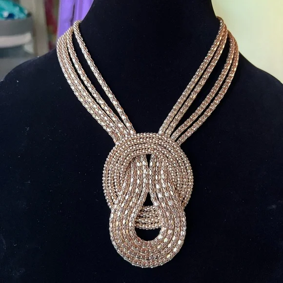 Express gold mesh knotted necklace - Picture 3 of 4